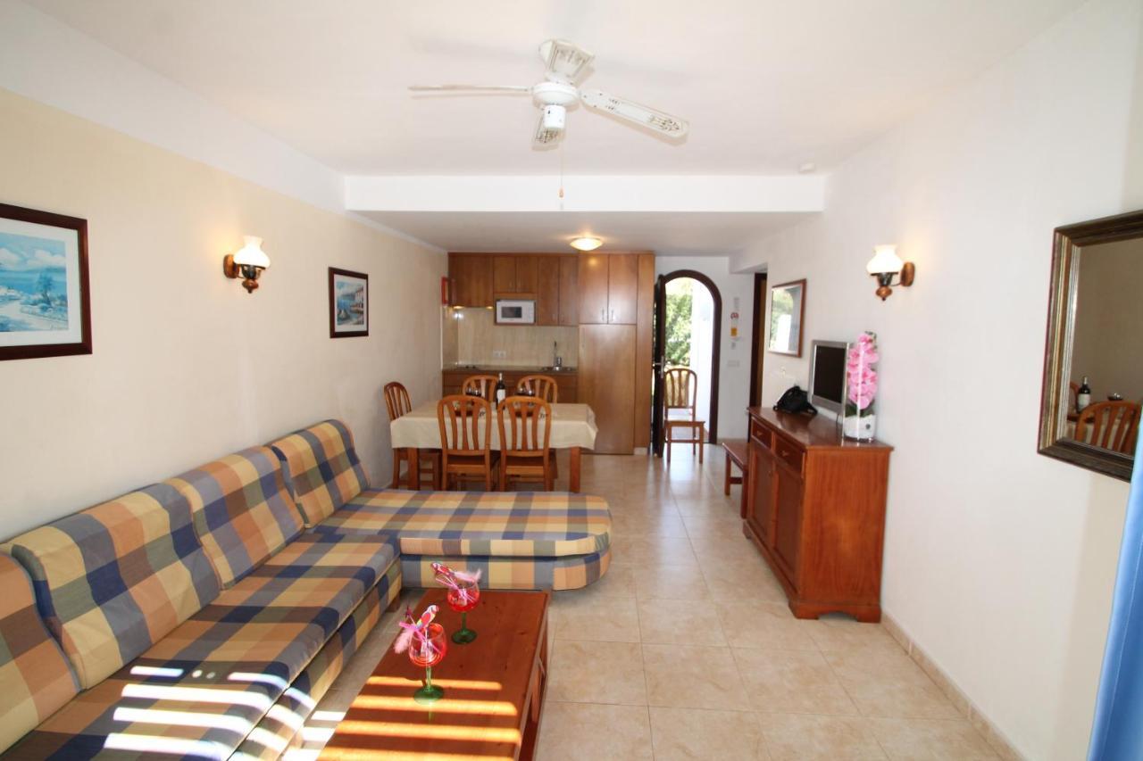 Apartaments Talayot Cala'N Blanes  Exteriör bild