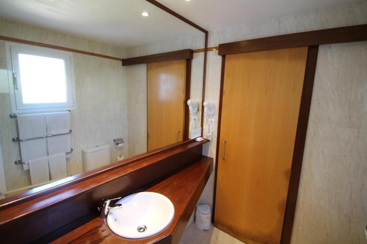 Apartaments Talayot Cala'N Blanes  Exteriör bild